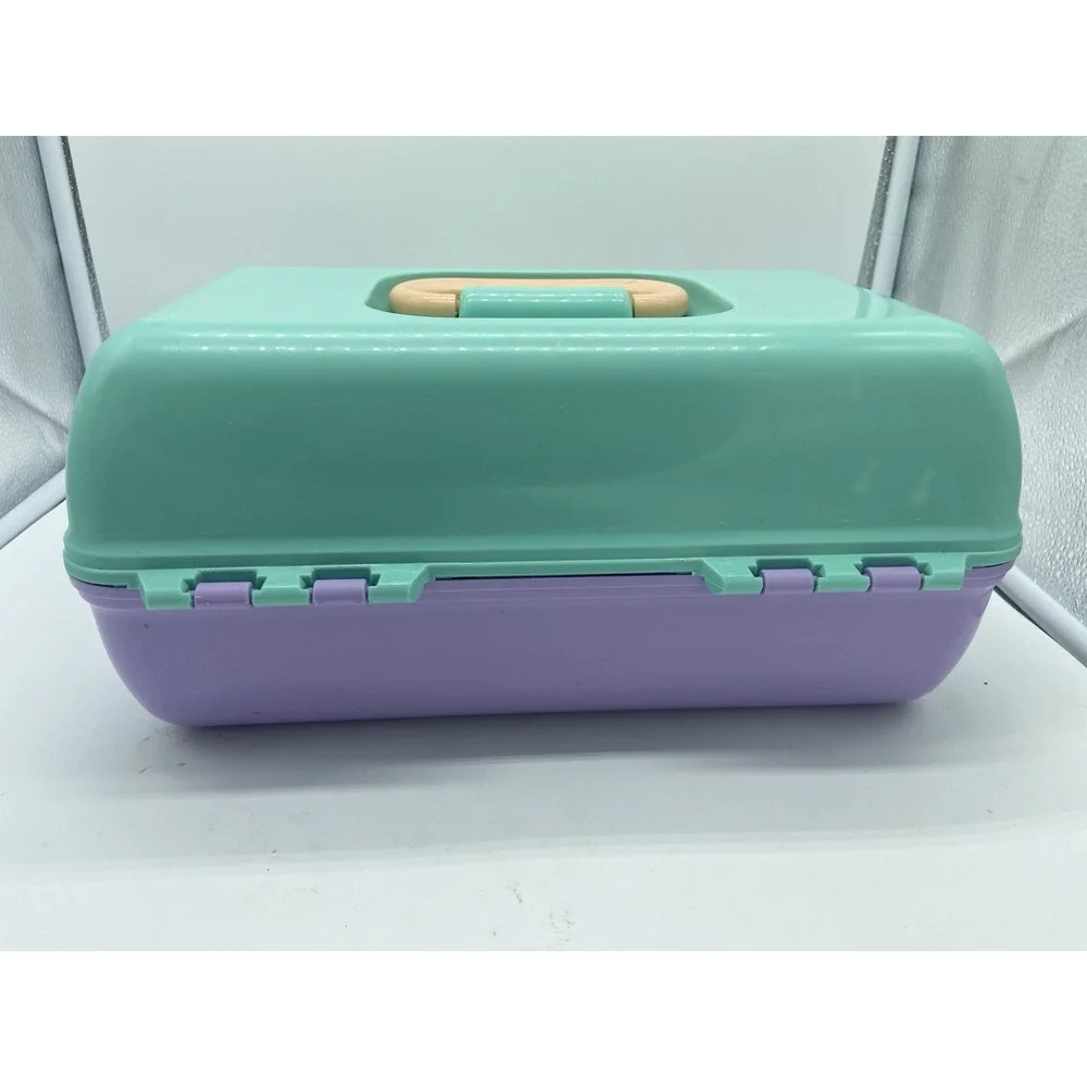 Caboodles pretty petite